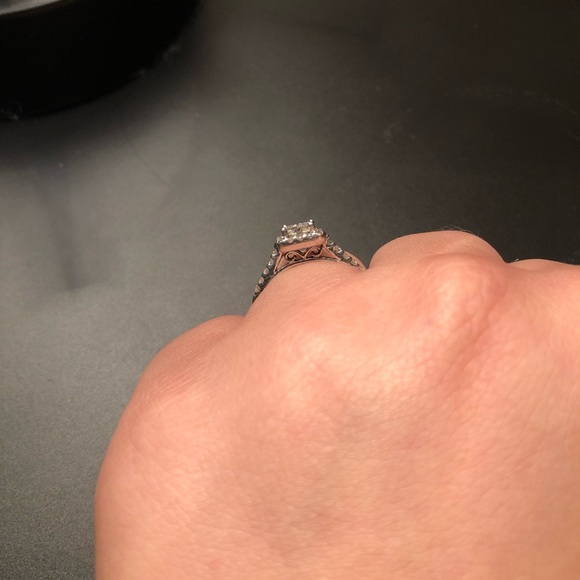 Diamond Ring - Picture 6 of 7